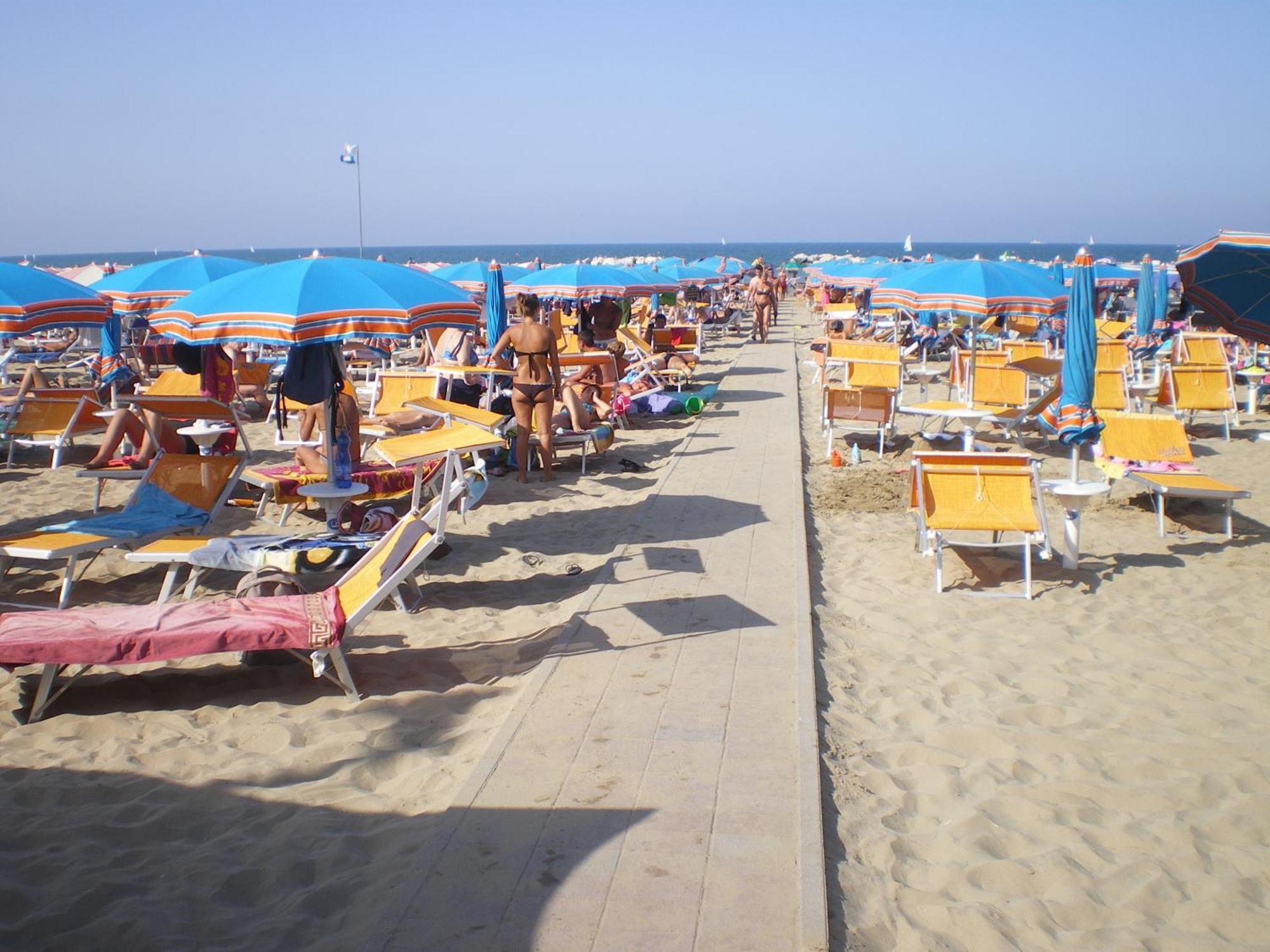 Hotel Des Bains Cattolica Eksteriør billede