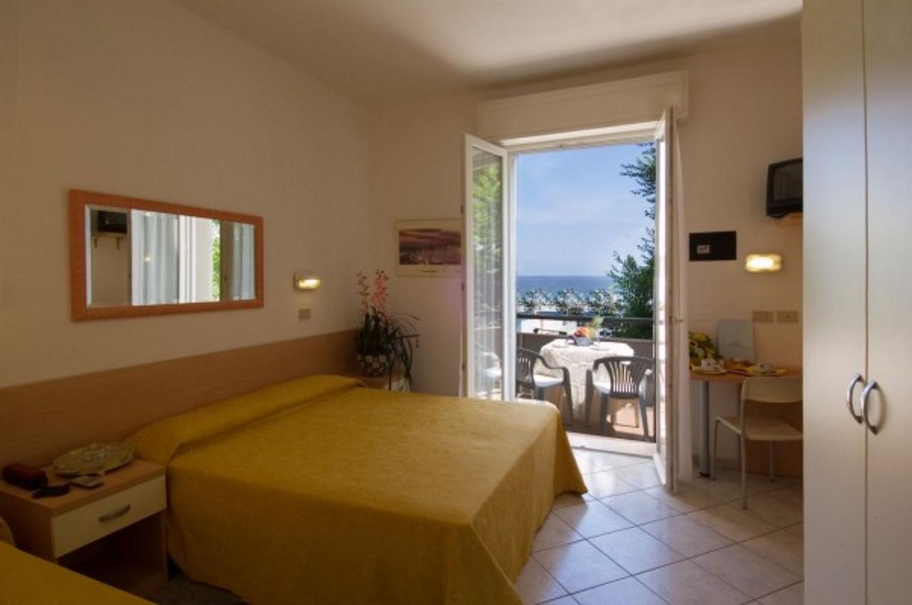 Hotel Des Bains Cattolica Eksteriør billede